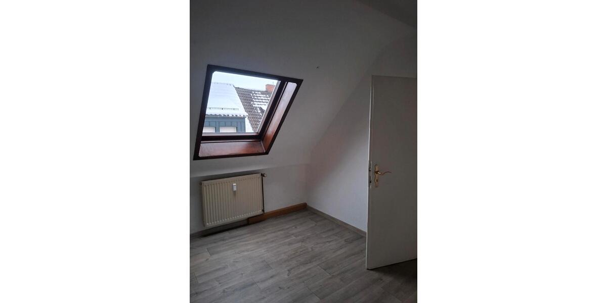 Dachgeschoßwohnung Tröstau - 4 Zimmer, 60 m&sup2;, 390&euro; | Angebot:24737348