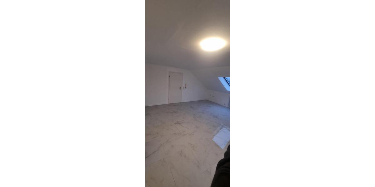 Dachgeschoßwohnung Bergrheinfeld - 2 Zimmer, 35 m&sup2;, 450&euro; | Angebot:25379433