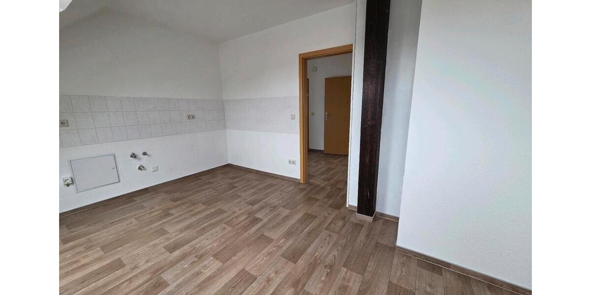 Dachgeschoßwohnung Staßfurt Löderburg - 4 Zimmer, 80 m&sup2;, 400&euro; | Angebot:26382592