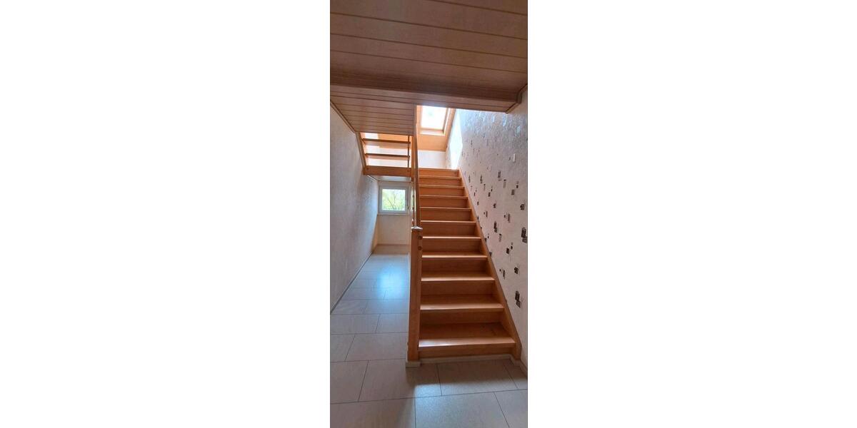 Etagenwohnung Peine - 7 Zimmer, 180 m&sup2;, 1.600&euro; | Angebot:26613104