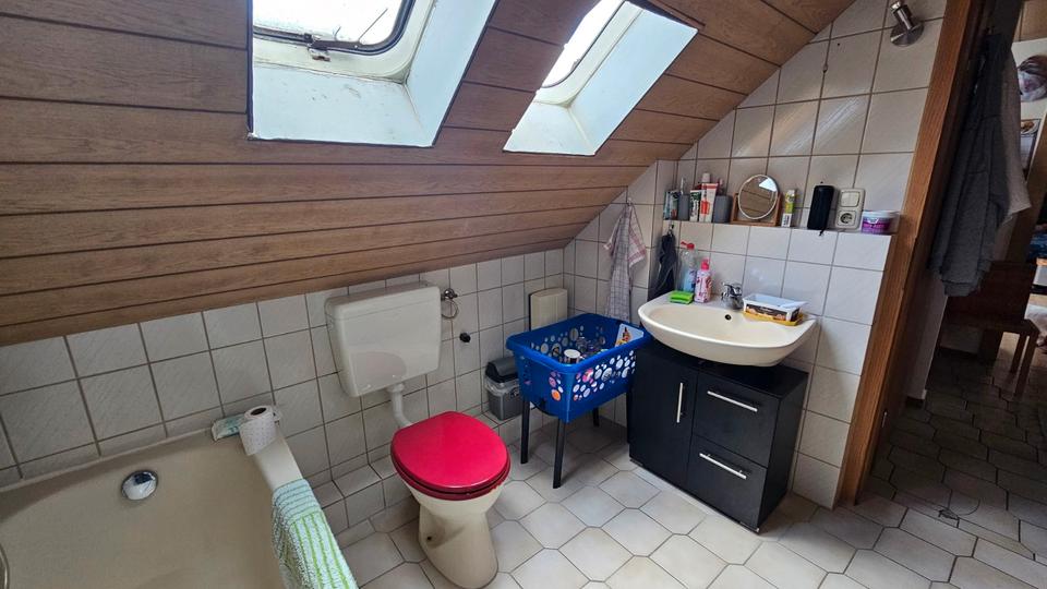 Dachgeschoßwohnung Wiesbaden Mainz-Kostheim - 3 Zimmer, 54 m&sup2;, 700&euro; | Angebot:26625694
