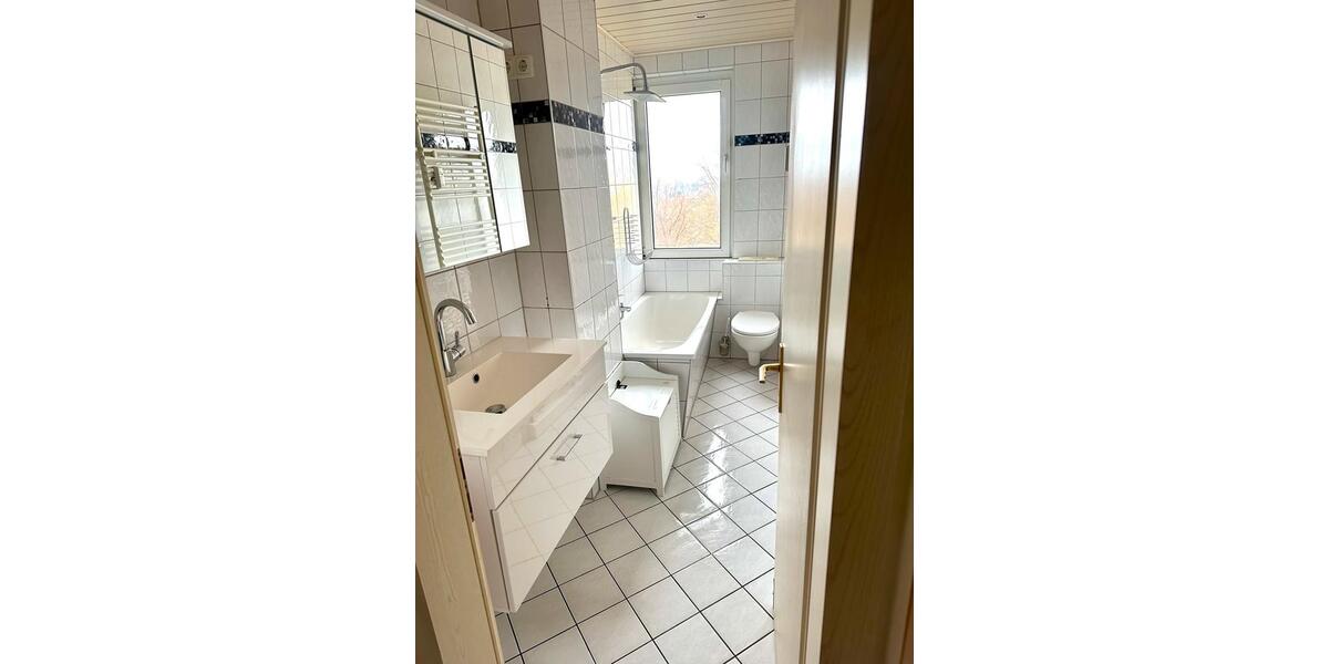 Etagenwohnung Querfurt - 3 Zimmer, 59 m&sup2;, 380&euro; | Angebot:25935497