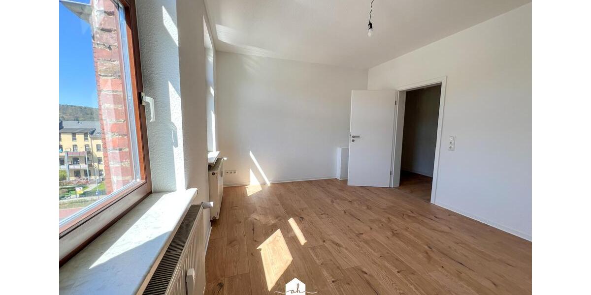 Dachgeschoßwohnung Greiz - 4 Zimmer, 83 m&sup2;, 480&euro; | Angebot:26476621