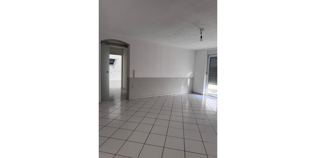 Dachgeschoßwohnung Höpfingen - 3 Zimmer, 83 m&sup2;, 575&euro; | Angebot:24753500