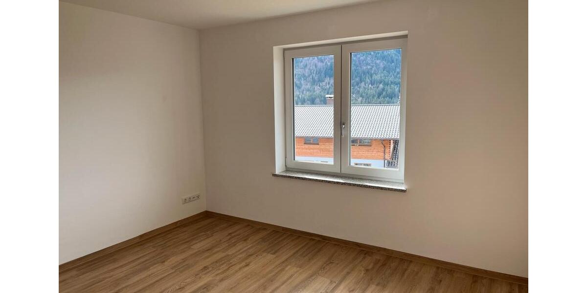 Erdgeschoßwohnung Bad Hindelang - 4 Zimmer, 100 m&sup2;, 1.390&euro; | Angebot:24652000