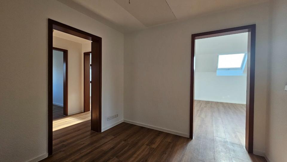 Etagenwohnung Stuttgart Birkach - 4 Zimmer, 123 m&sup2;, 1.600&euro; | Angebot:24840678