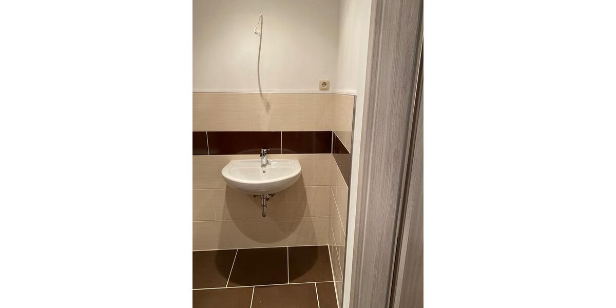 Erdgeschoßwohnung Saalfeld (Saale) - 2 Zimmer, 75 m&sup2;, 510&euro; | Angebot:25893918