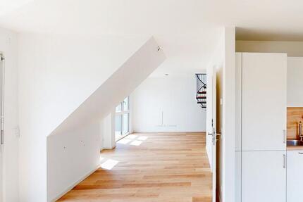 *Jetzt Umzugsbonus sichern!* Moderne Maisonette-Wohnung mit Balkon