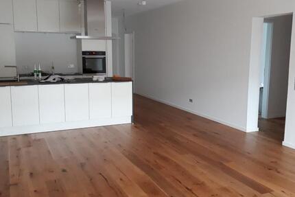 Wohnung mit 2 Balkone und TG-Stellplatz ab 01.01.2026 in Feyen 3 zimmer