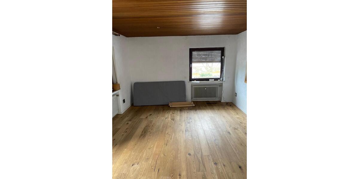 Etagenwohnung Ehringshausen - 5 Zimmer, 145 m&sup2;, 1.500&euro; | Angebot:24782704