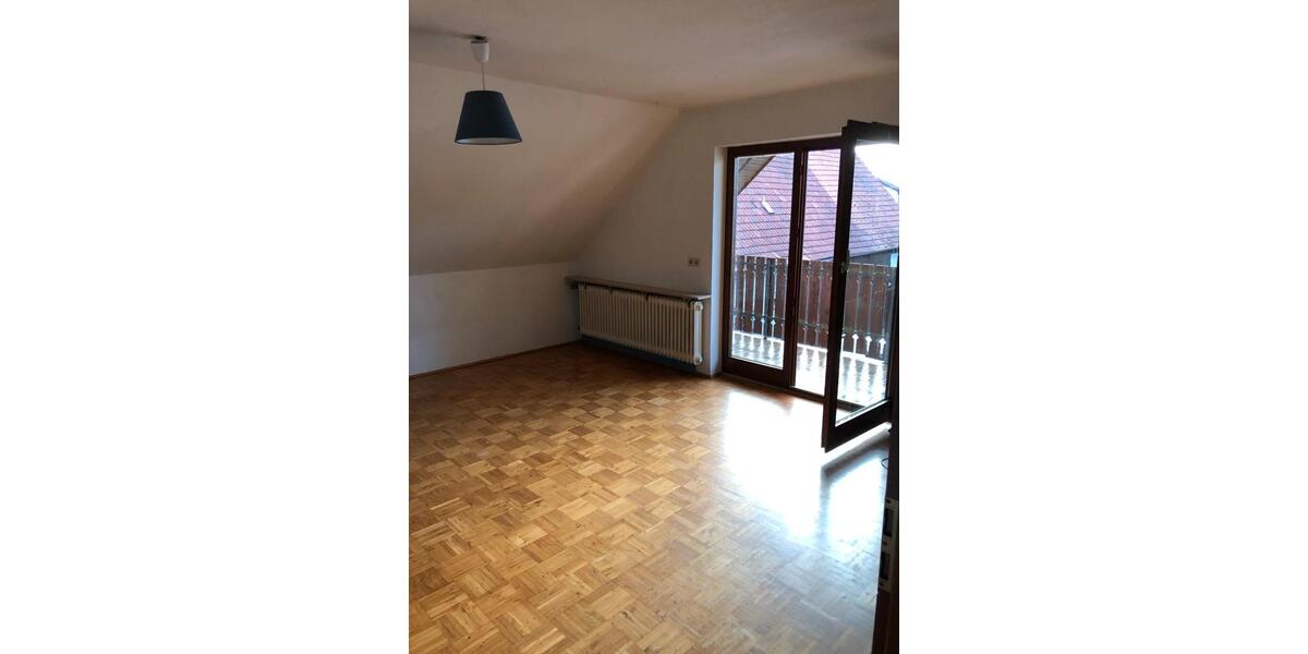 Dachgeschoßwohnung Uffenheim - 3 Zimmer, 120 m&sup2;, 950&euro; | Angebot:26553411