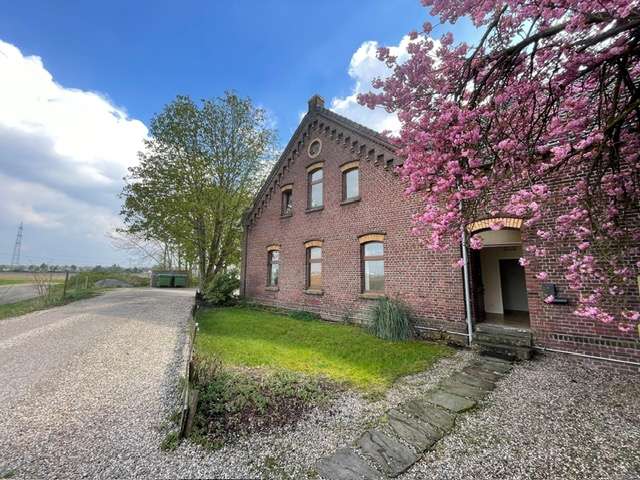 Büro in Krefeld 1.248 € 258 m²