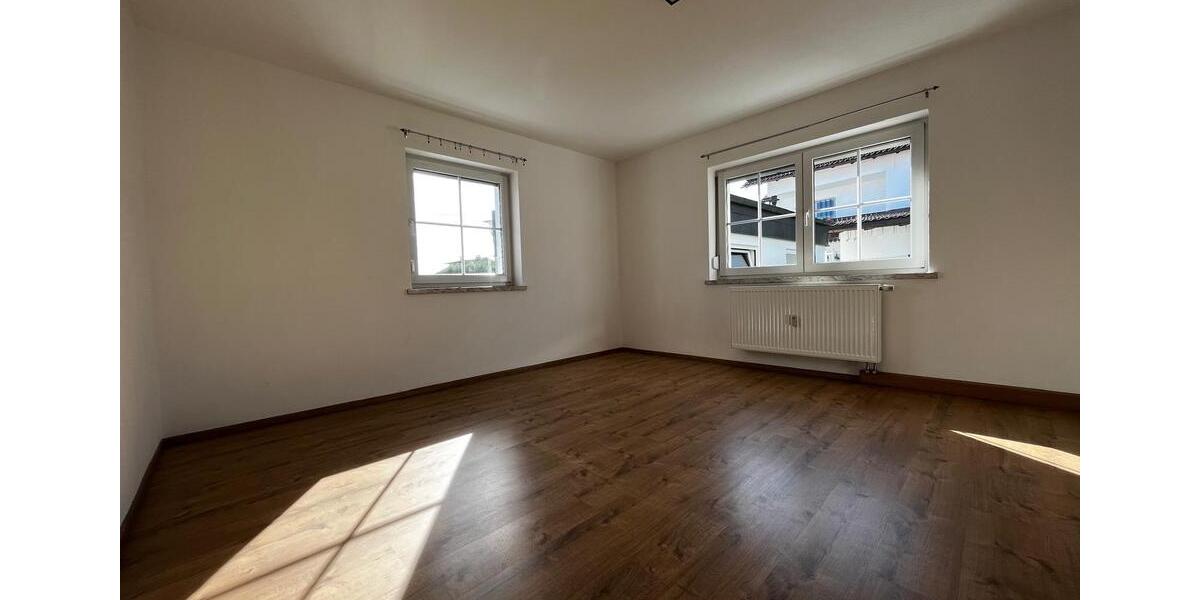 Etagenwohnung Kirchberg im Wald - 4 Zimmer, 120 m&sup2;, 900&euro; | Angebot:26019939