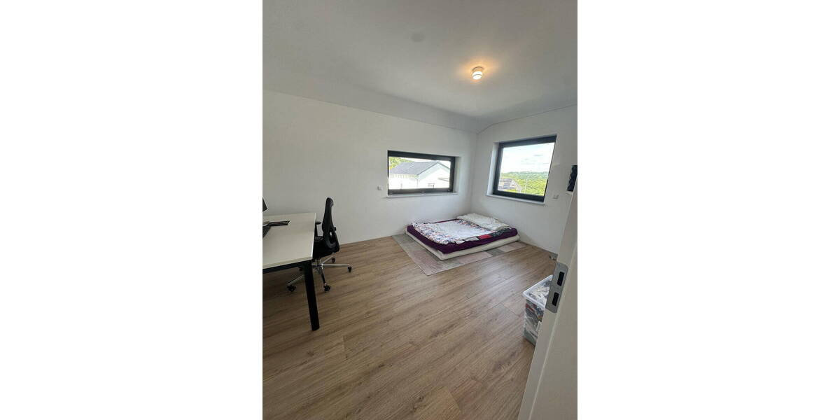 Einfamilienhaus Sankt Katharinen (Landkreis Neuwied) - 7 Zimmer, 180 m&sup2;, 2.950&euro; | Angebot:26806002