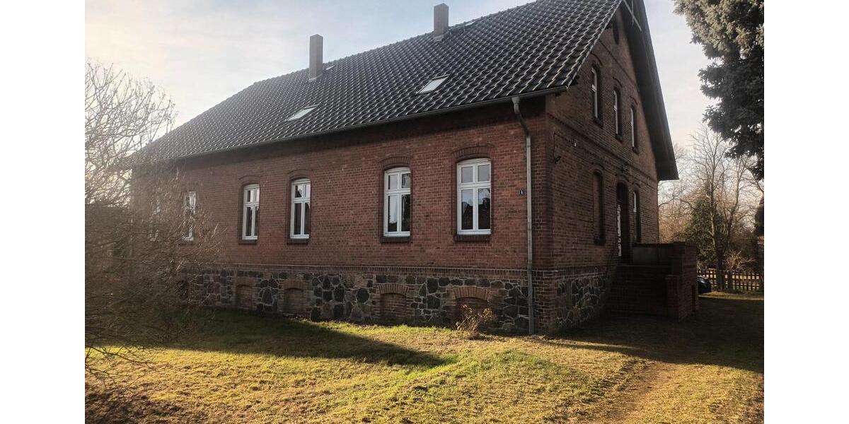 Hochparterre Luckenwalde - 5 Zimmer, 150 m&sup2;, 1.200&euro; | Angebot:26035070