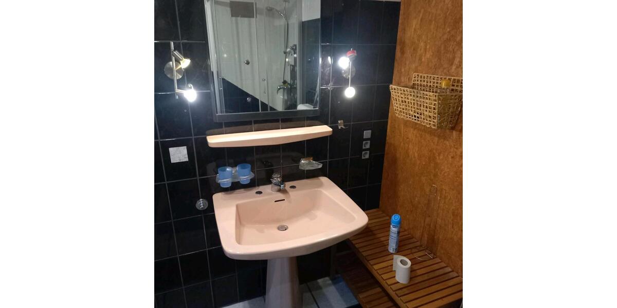 Einfamilienhaus Solingen Central - 3 Zimmer, 65 m&sup2;, 700&euro; | Angebot:25378276