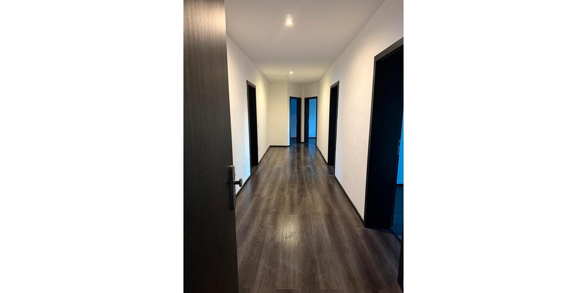 Dachgeschoßwohnung Werl - 4 Zimmer, 125 m&sup2;, 1.200&euro; | Angebot:26538368