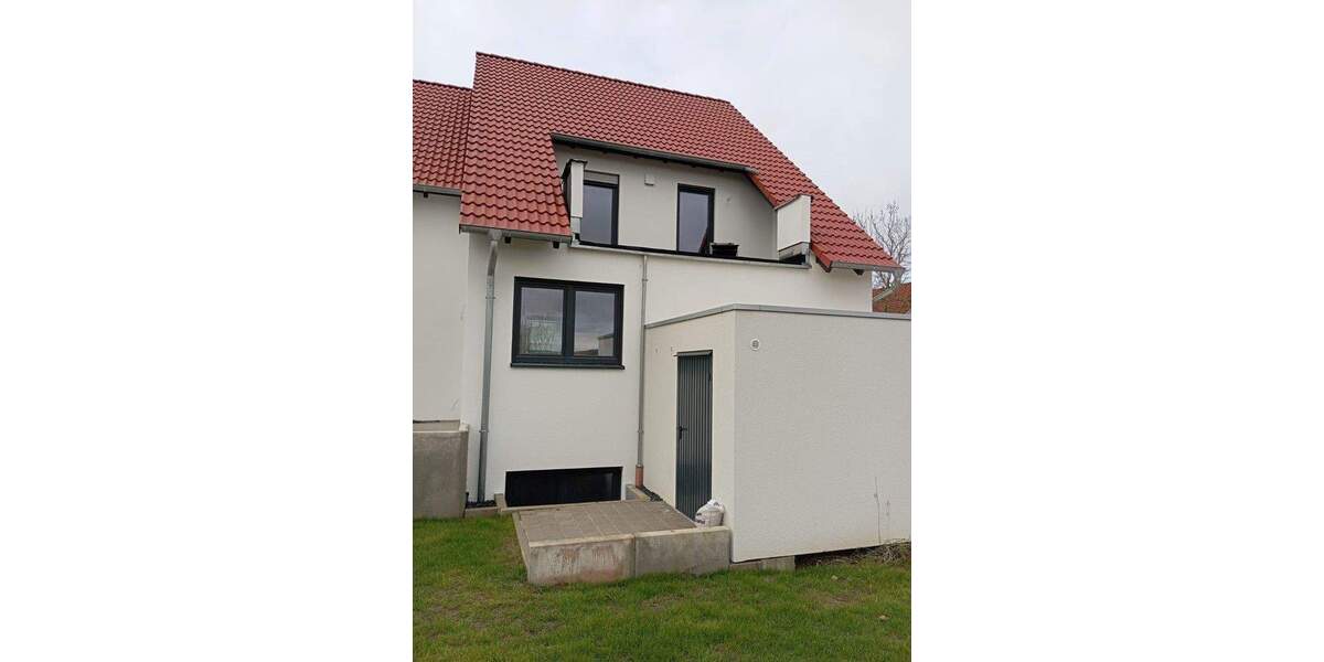 Neubau: Exklusive und großzügige Doppelhaushälfte in bevorzugter Lage von CR, Garten+Garage 7 zimmer