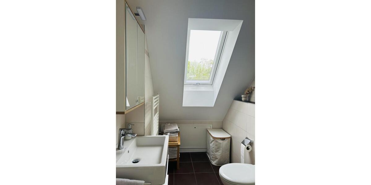 Dachgeschoßwohnung München Pasing-Obermenzing - 4 Zimmer, 98 m&sup2;, 2.250&euro; | Angebot:26653024
