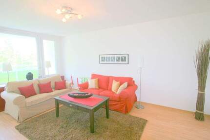 **MODERNISIERTE 3 Zimmer ERDGESCHOSS Wohnung MIT BALKON UND NEUEM DUSCHBAD**