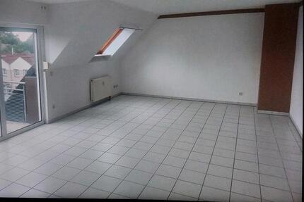 Helle moderne Dachgeschosswohnung 3 zimmer