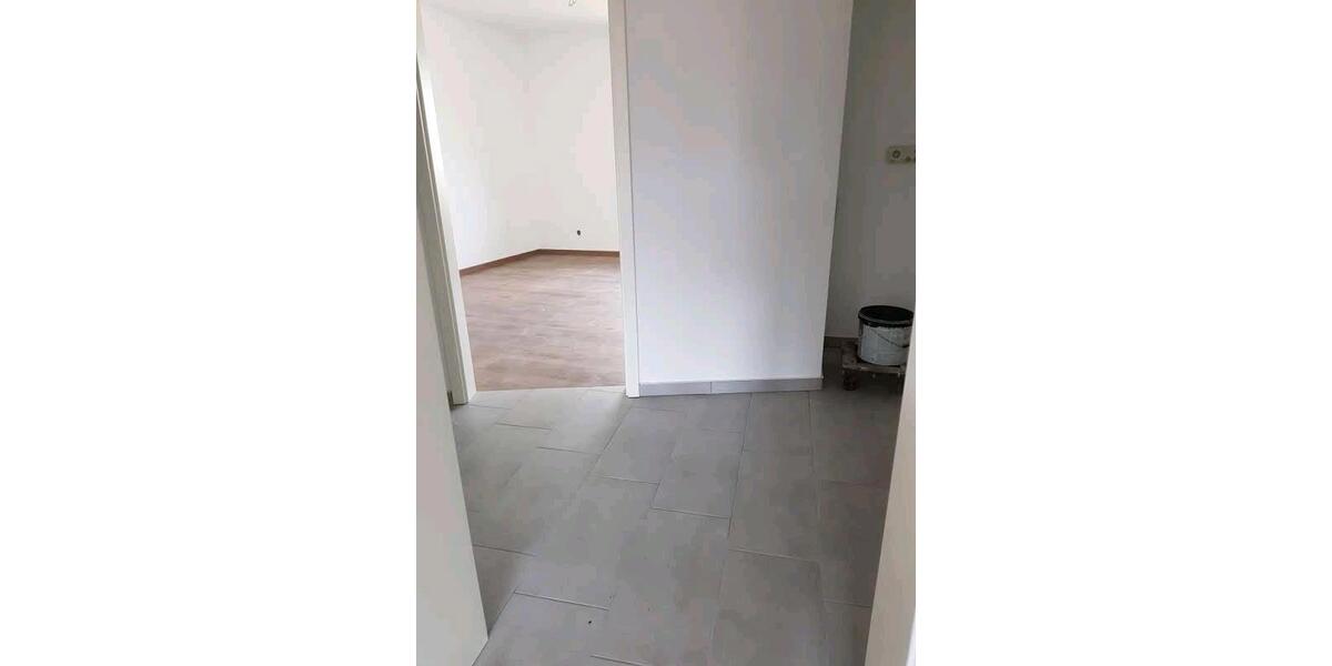 Etagenwohnung Rühen - 2 Zimmer, 65 m&sup2;, 530&euro; | Angebot:26645779