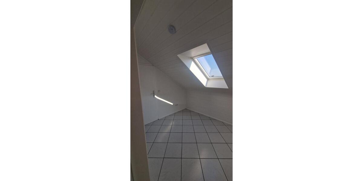 Dachgeschoßwohnung Rülzheim - 1.5 Zimmer, 30 m&sup2;, 385&euro; | Angebot:25960694