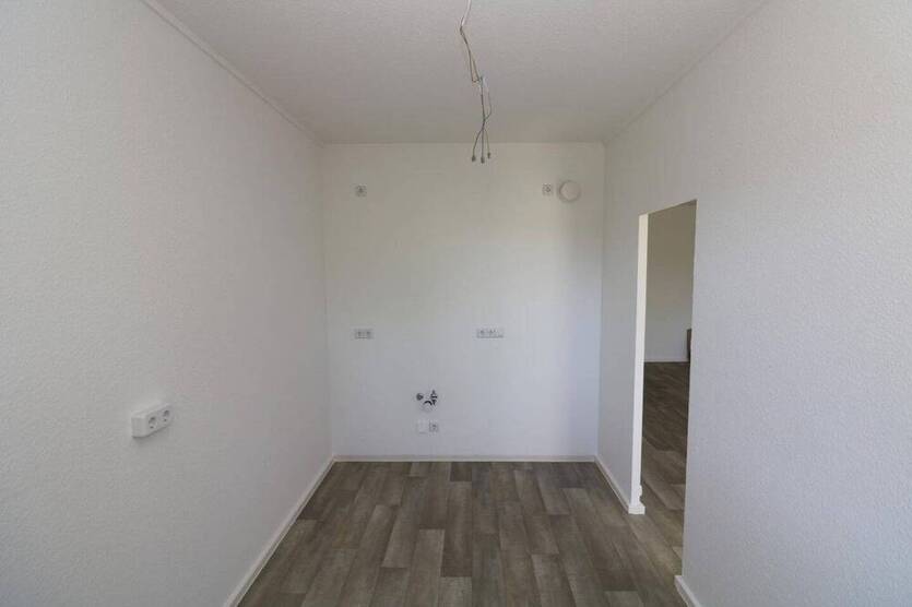 Trauen Sie Ihren Augen...große 3-RW mit Aufzug, Wanne u. Balkon!!!