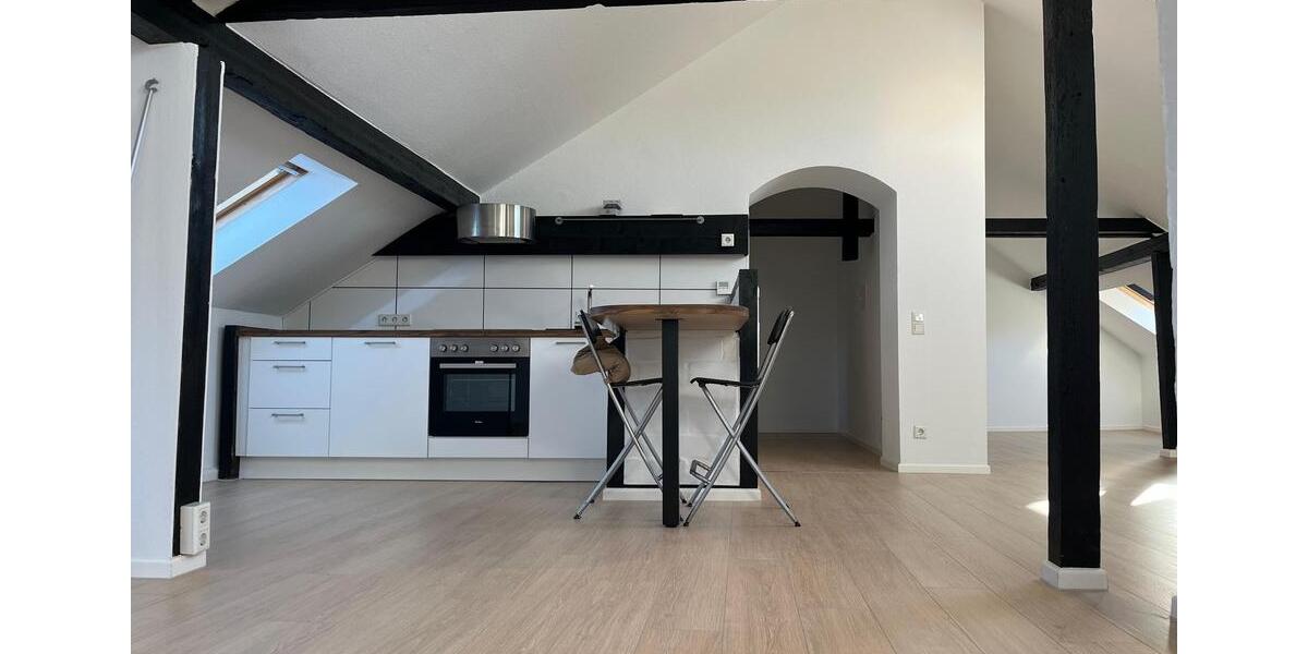 Erstbezug nach Modernisierung: Charmante 1-Zimmer-Dachgeschosswohnung mit EBK 1 zimmer