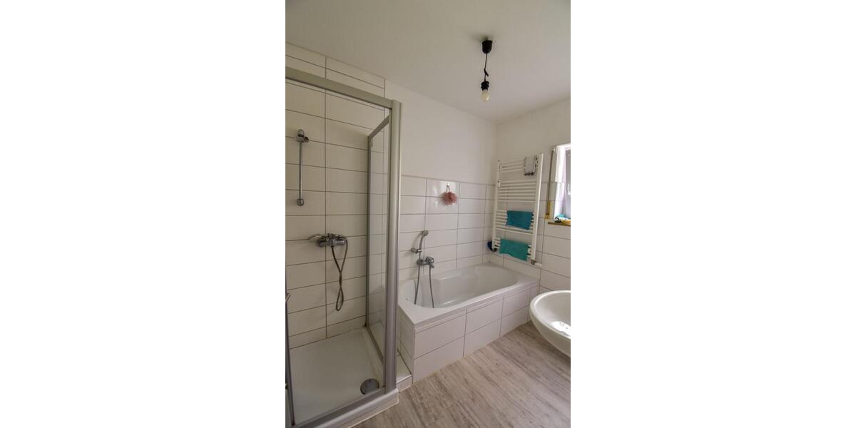 Etagenwohnung Kleinlangheim - 4 Zimmer, 105 m&sup2;, 1.170&euro; | Angebot:25978571
