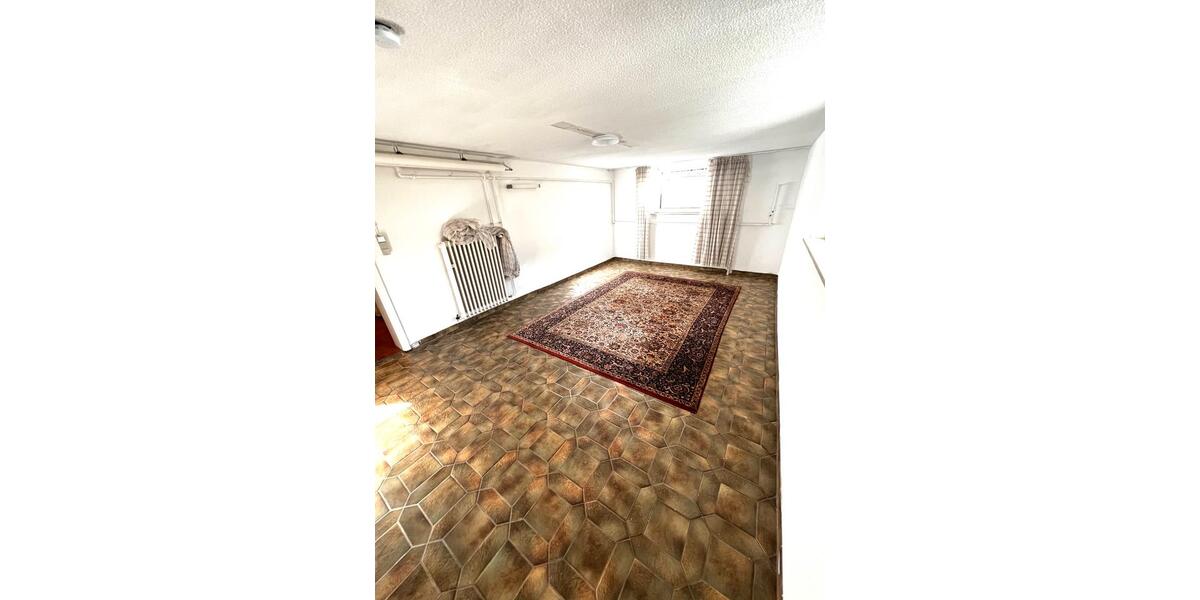 Wohnen auf Zeit Ulm Donautal - 9 Zimmer, 250 m&sup2;, 490&euro; | Angebot:24643788