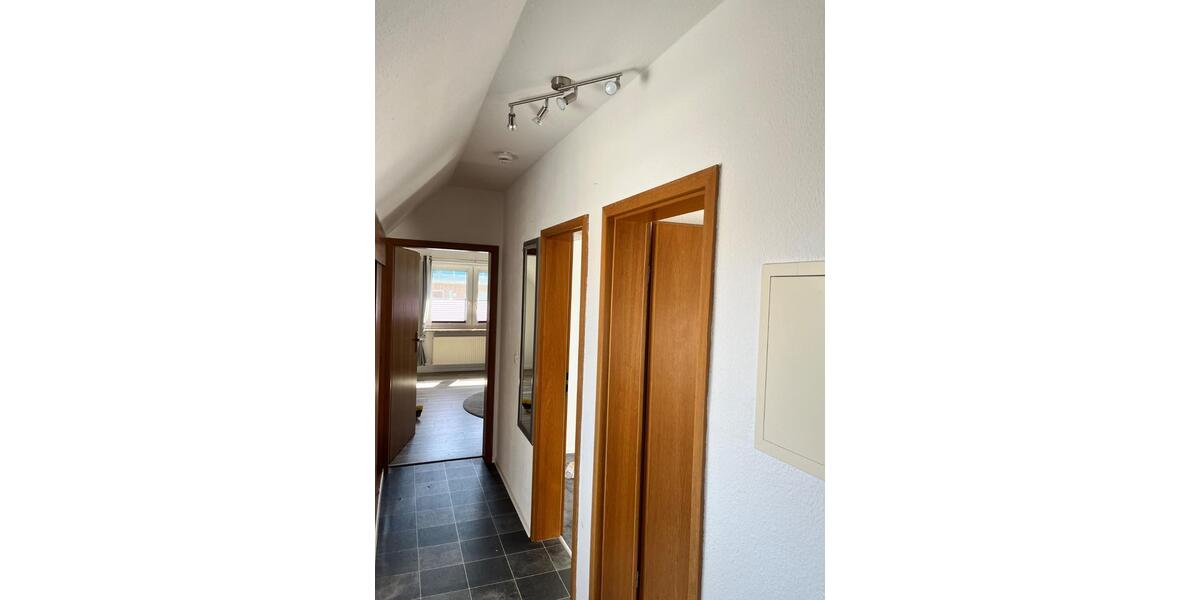 Dachgeschoßwohnung Rötgesbüttel - 1.5 Zimmer, 45 m&sup2;, 325&euro; | Angebot:26704846