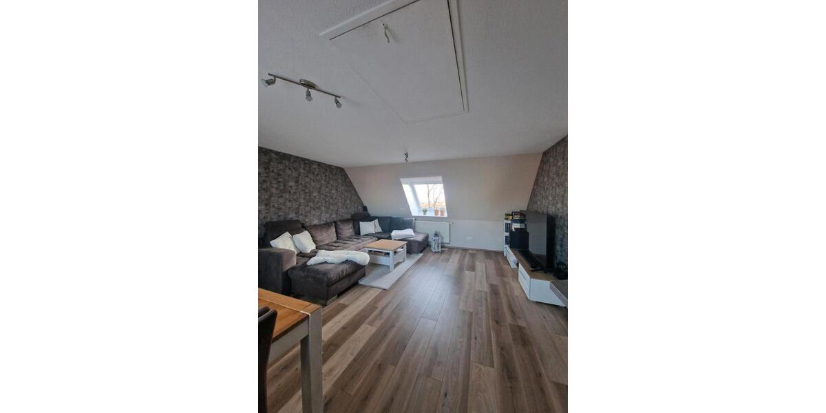 Dachgeschoßwohnung Hennstedt - 3 Zimmer, 77 m&sup2;, 950&euro; | Angebot:25161943