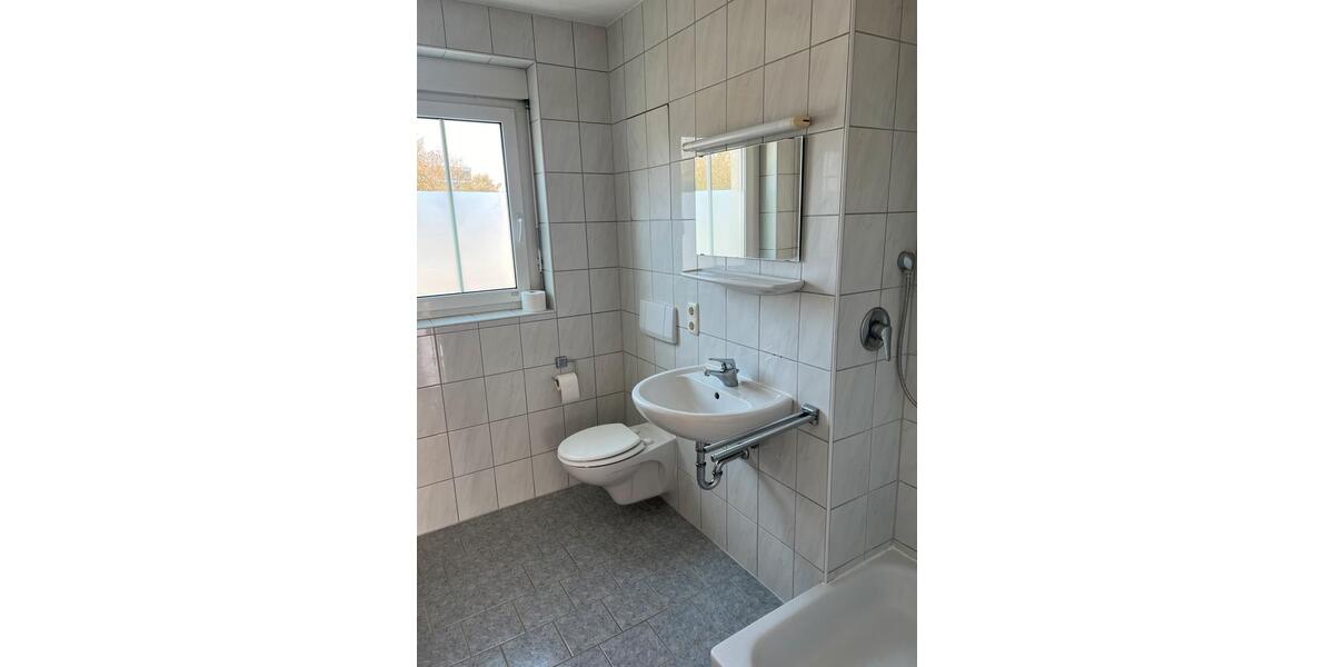 Erdgeschoßwohnung Gerbrunn - 1 Zimmer, 52 m&sup2;, 650&euro; | Angebot:26699696