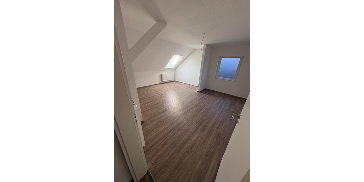 Dachgeschoßwohnung Edewecht - 2 Zimmer, 74 m&sup2;, 650&euro; | Angebot:26038607