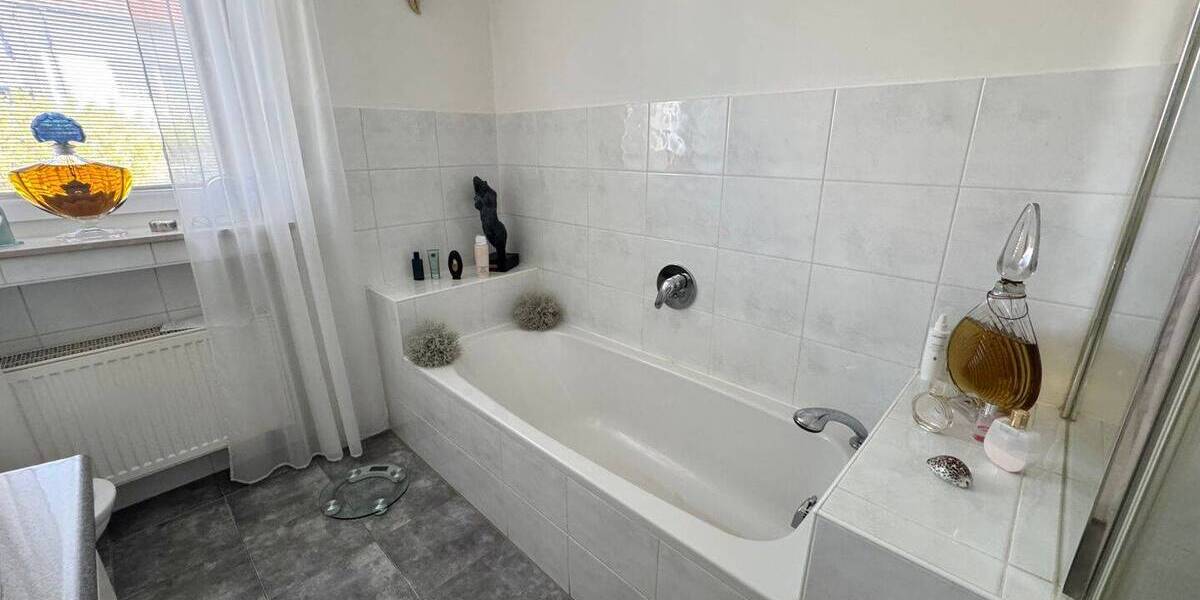 Einfamilienhaus Cadolzburg - 6 Zimmer, 217 m&sup2;, 2.350&euro; | Angebot:26712686