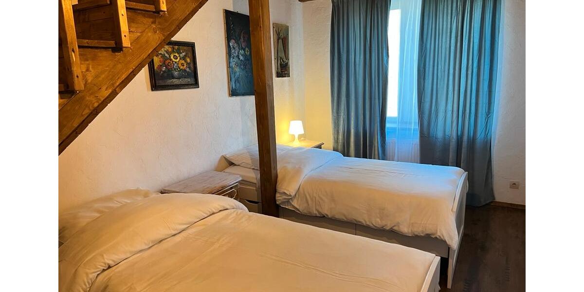 Möblierte Maisonette-Wohnung 115 m² (Dachgeschoss) 5 zimmer