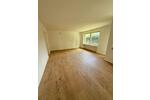 *Helle 4-Zimmer-Wohnung mit Balkon*