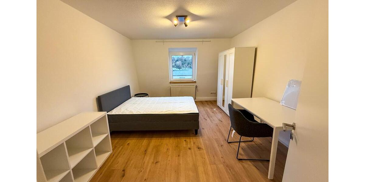 Möblierte 4er Frauen-WG mit Küche (Spülmaschine, Airfryer, ..) 4 zimmer