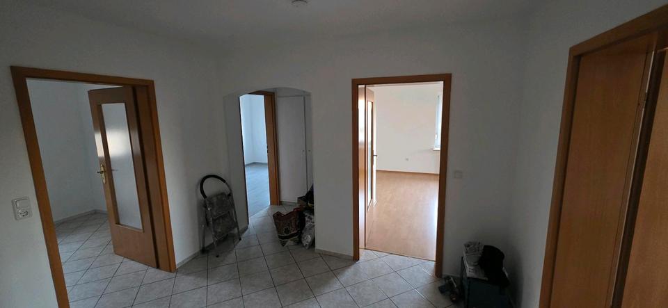 Etagenwohnung Niederwerrn - 3 Zimmer, 85 m&sup2;, 800&euro; | Angebot:26334778