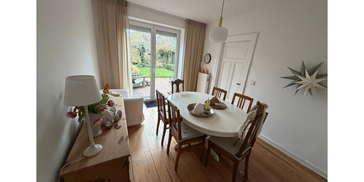 Reihenhaus Husum - 8 Zimmer, 160 m&sup2;, 1.450&euro; | Angebot:25988687