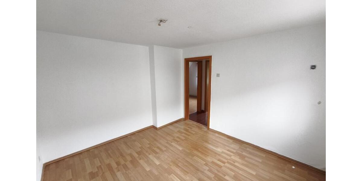 Dachgeschoßwohnung Plettenberg - 4 Zimmer, 68 m&sup2;, 450&euro; | Angebot:24743891