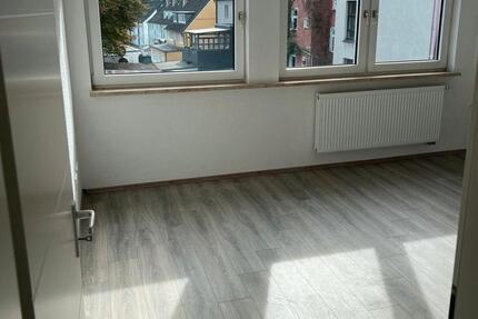 Kernsanierte Mietwohnung auf 87m2 4,5 Zimmer im 3-Fam.Haus 4.5 zimmer