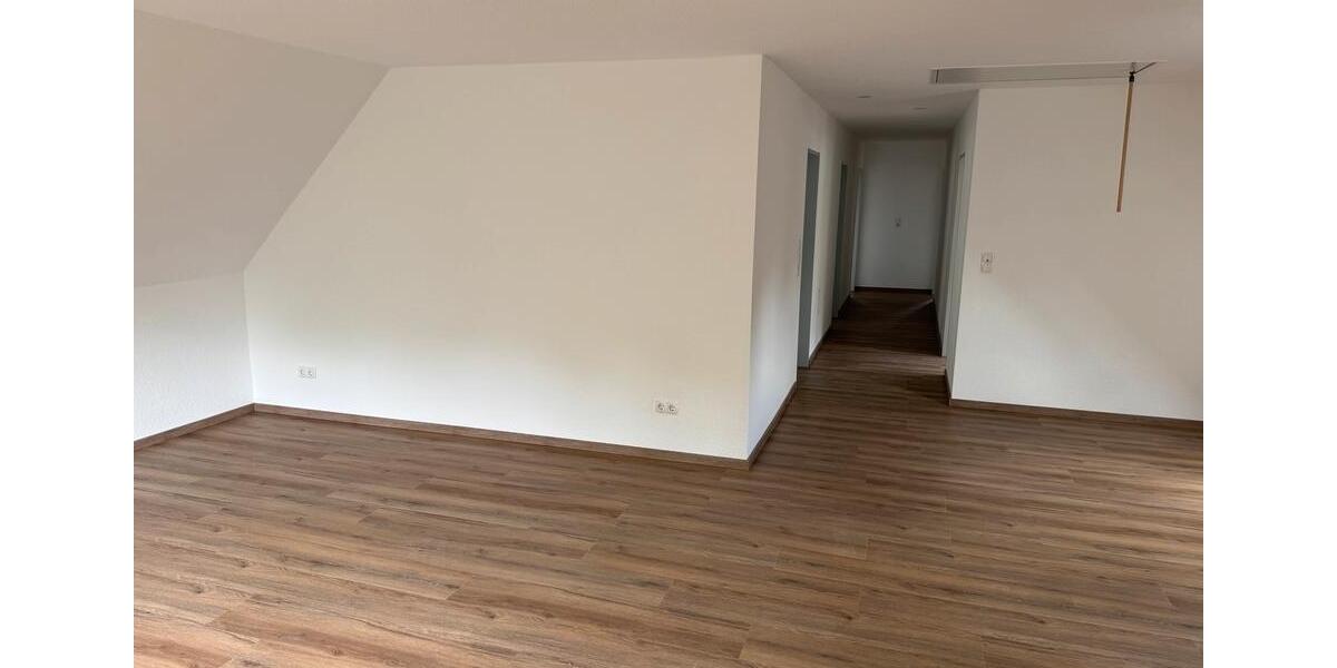 Etagenwohnung Großenkneten - 6 Zimmer, 105 m&sup2;, 1.200&euro; | Angebot:26162095