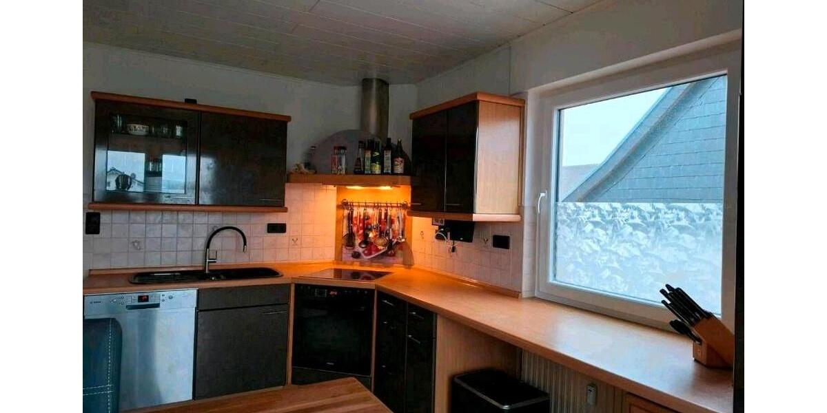 Etagenwohnung Königswinter - 4 Zimmer, 110 m&sup2;, 1.100&euro; | Angebot:26023003