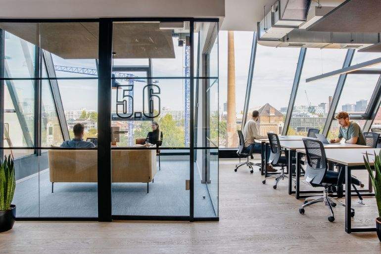 Büroraum 4 im Eiswerk: Industrie-Charme am Spreeufer, flexibel & möbliert zimmer