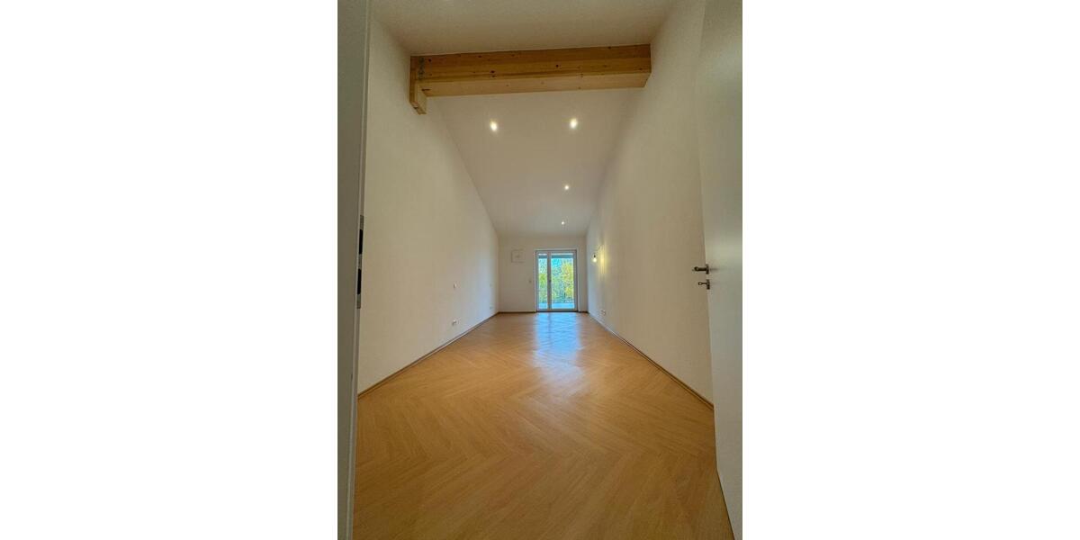 Dachgeschoßwohnung Isny im Allgäu - 4 Zimmer, 183 m&sup2;, 2.000&euro; | Angebot:26588275