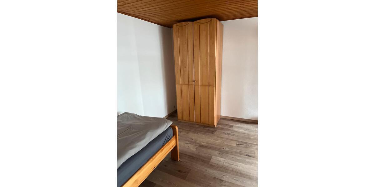 Wohnen auf Zeit Bad Arolsen - 7 Zimmer, 180 m&sup2;, 18&euro; | Angebot:24784198