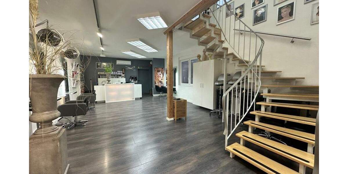 Großzügige Verkaufsfläche auf zwei Etagen zimmer