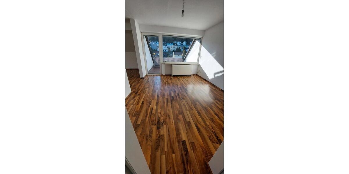 Dachgeschoßwohnung Hofheim am Taunus - 2 Zimmer, 72 m&sup2;, 980&euro; | Angebot:25056873